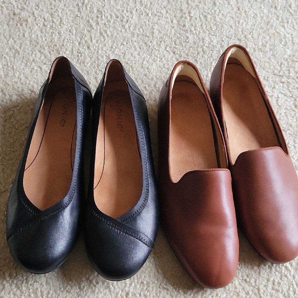 Vionic Women's Classic Black and Brown Loafers